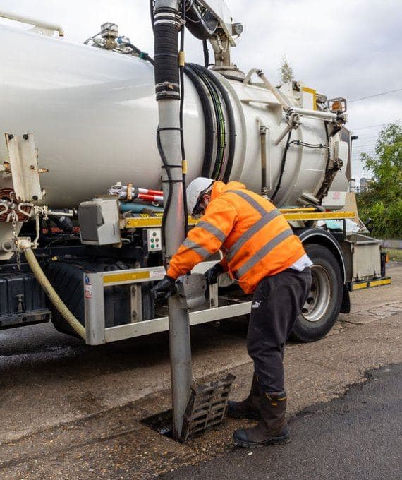 Gully emptying